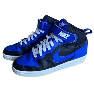 NIKE BOYS BIG KID COURT BOROUGH 2 MID SNEAKER